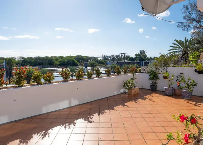 Tamarin Seaside Apartment